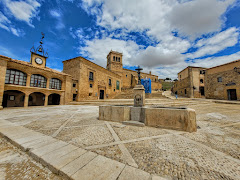 Plaza Mayor de Morón de Almazán