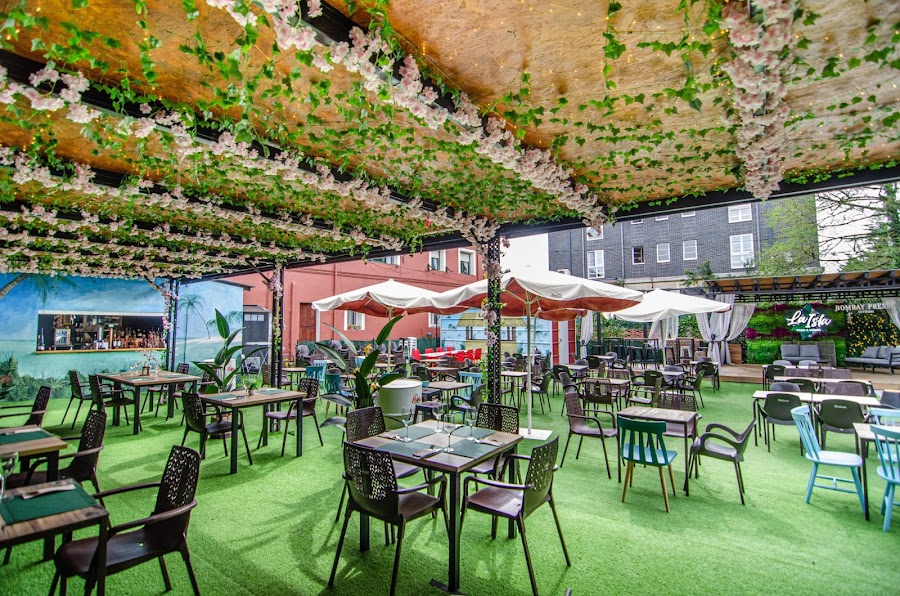 Bar La Isla Food & Drink