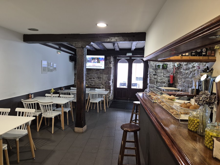 Bar MAYLIN