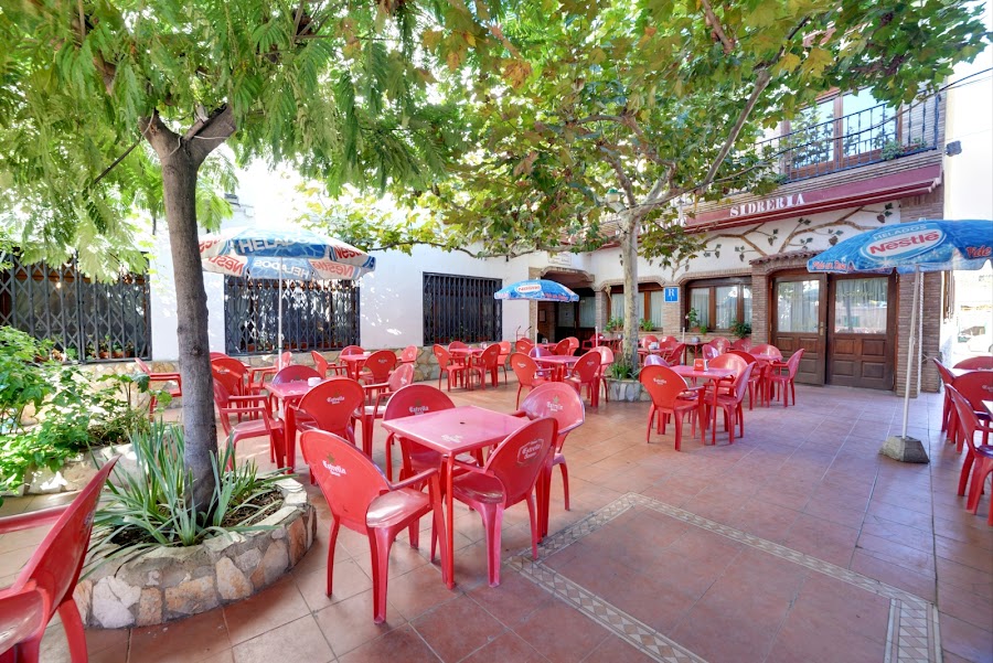 Bar Restaurante y Alojamiento La Parra