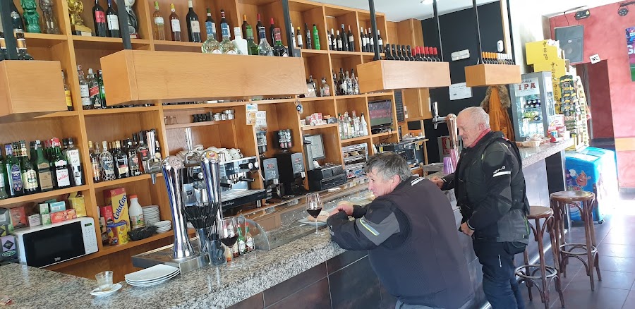 Cafe Larri Bar