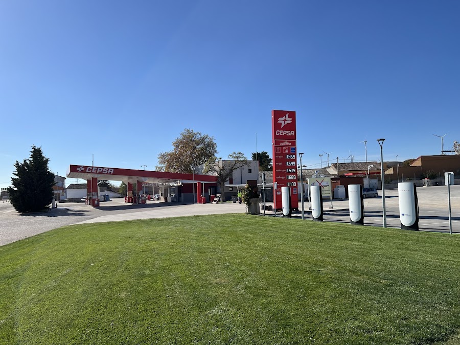 Estación de servicio CEPSA Villaquiran