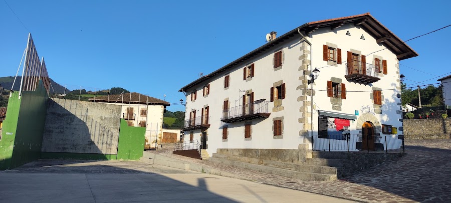 Hostal - Posada De Oitz