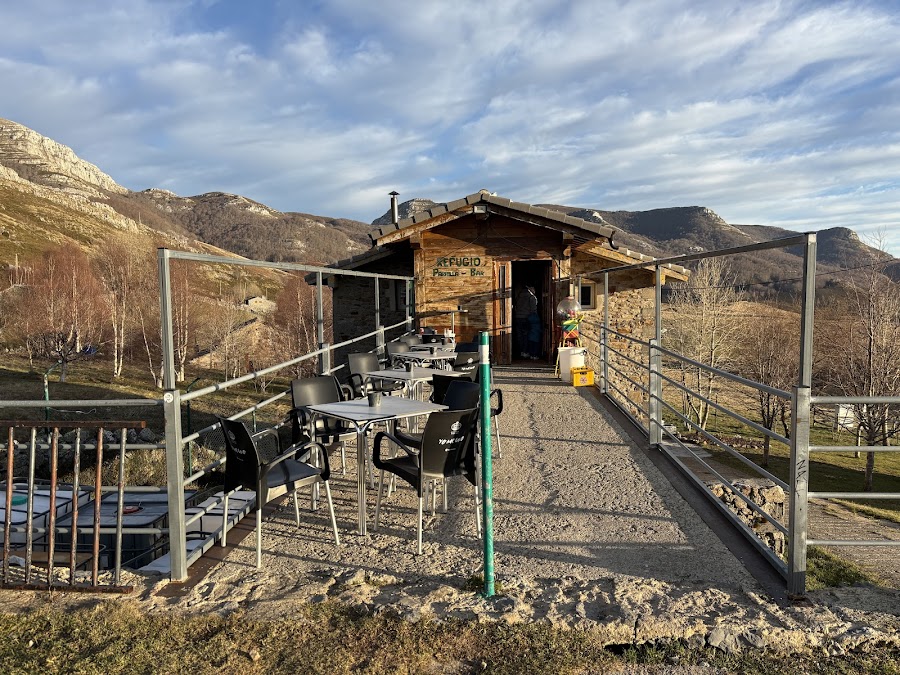 Refugio Castro Valnera - Bar Comidas Camas