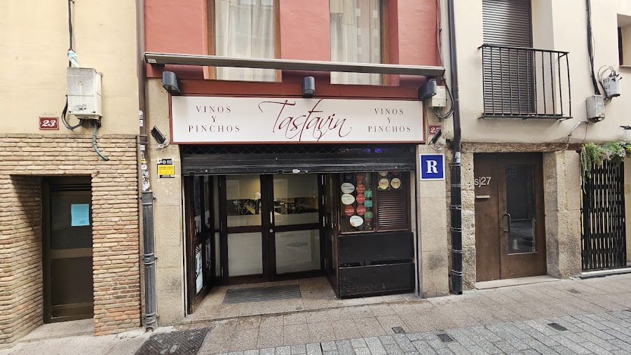 Tastavín Vinos y Pinchos
