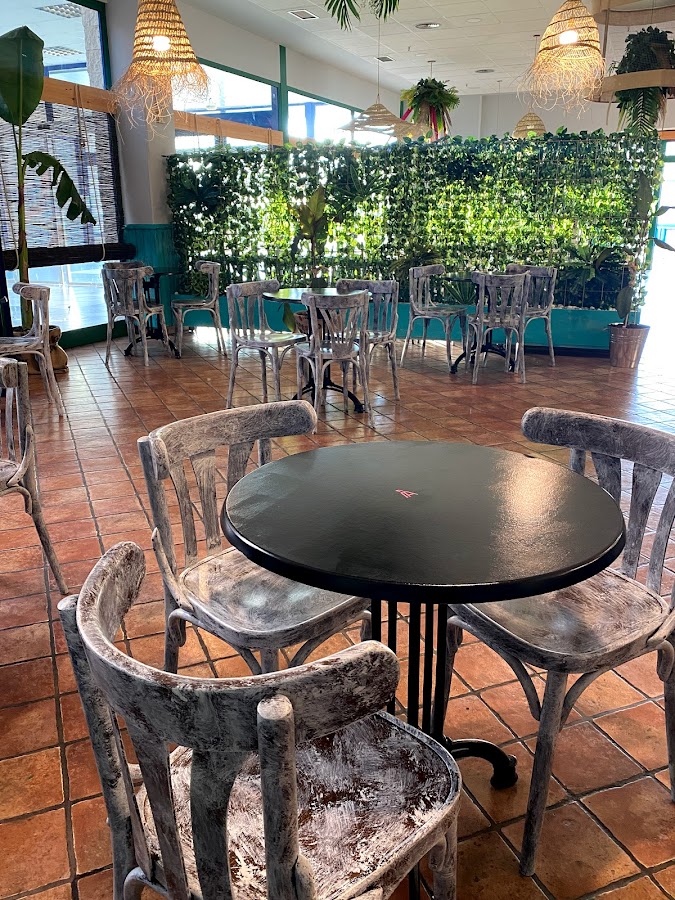 VOILÀ Cafetería&Restautante